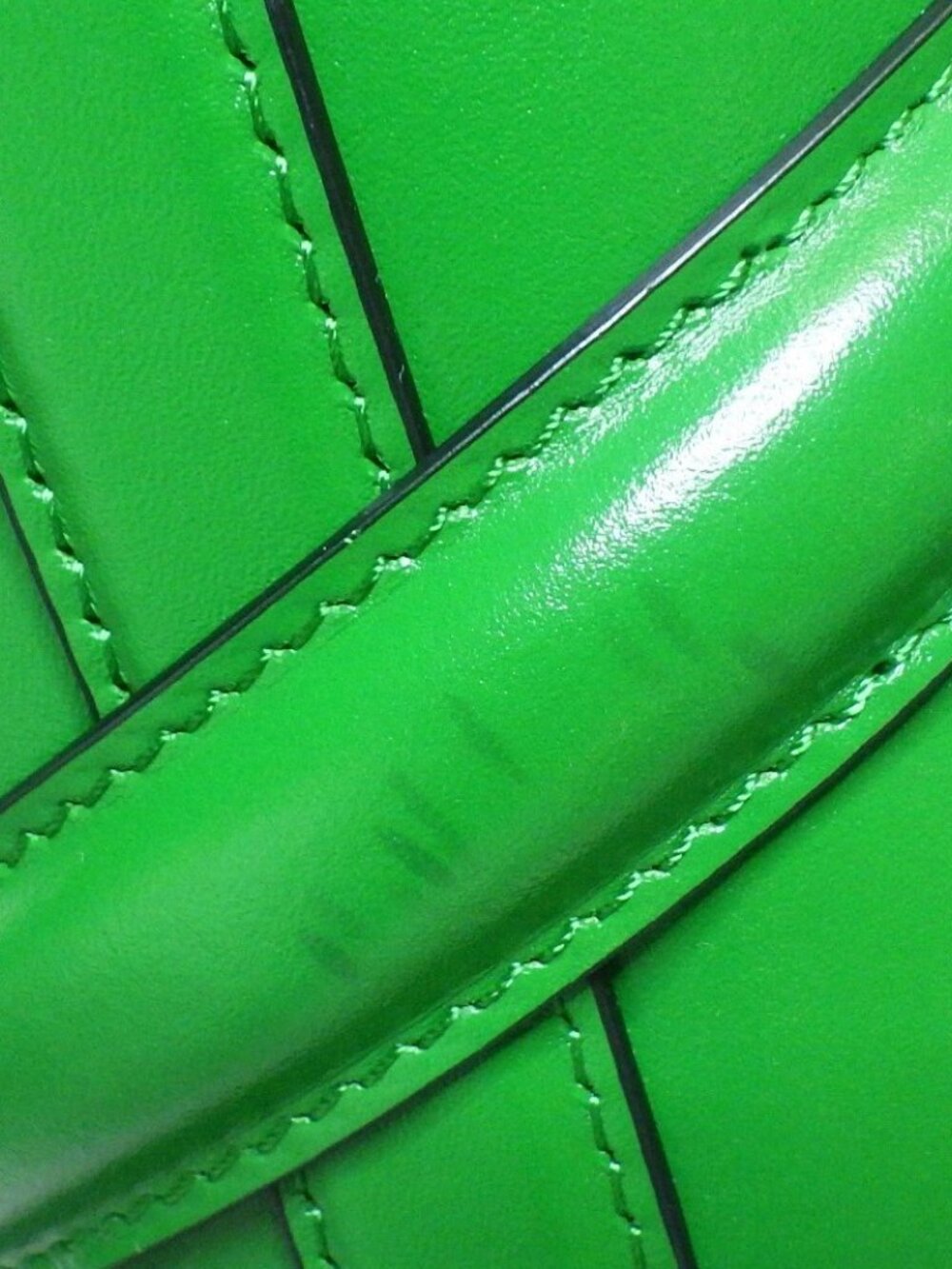 Alexander McQueen The Curve Bag - Picture 12 of 16